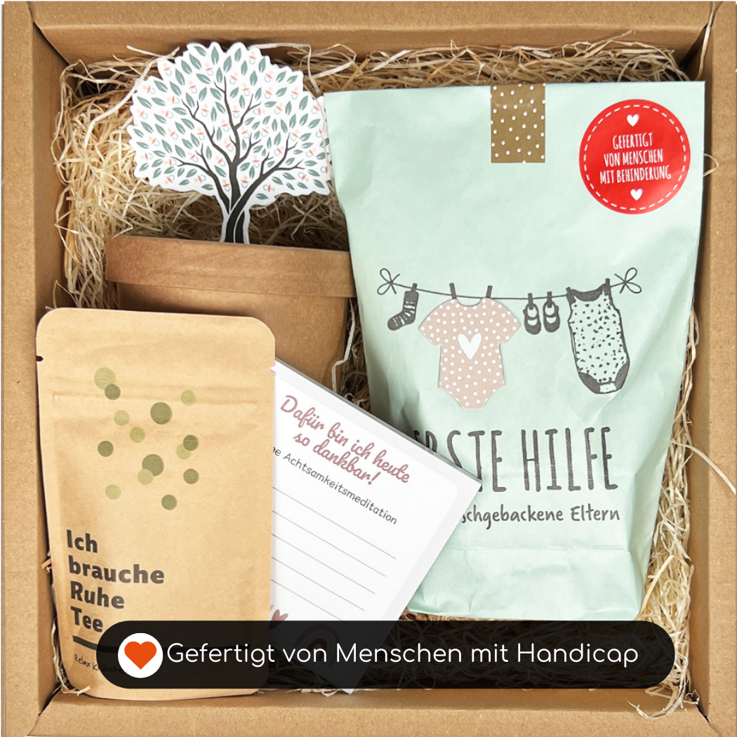 Geschenkbox zur Geburt mit tollen und nützlichen Dingen