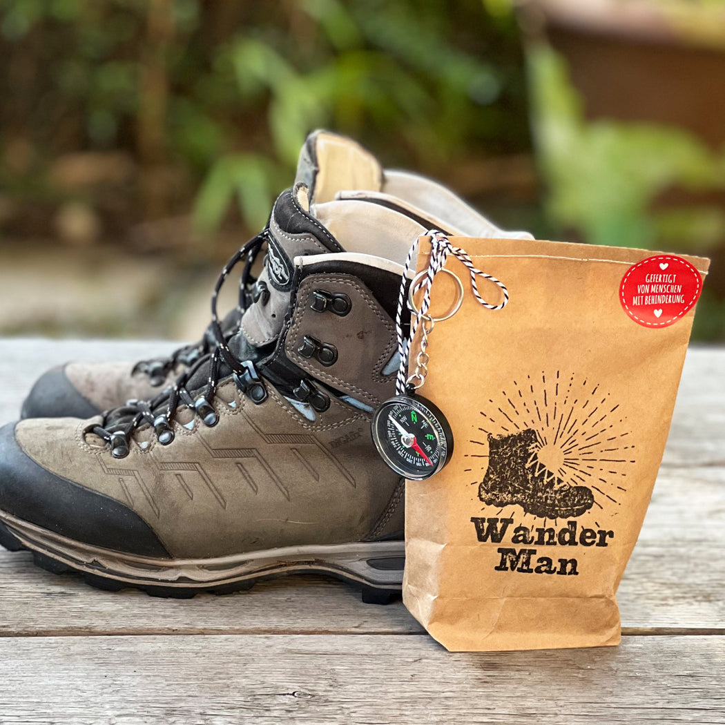 Geschenke für Wanderer: Ultimative Männer-Wander-Tüte