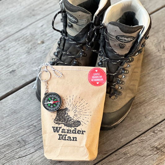 Geschenke für Wanderer: Ultimative Männer-Wander-Tüte