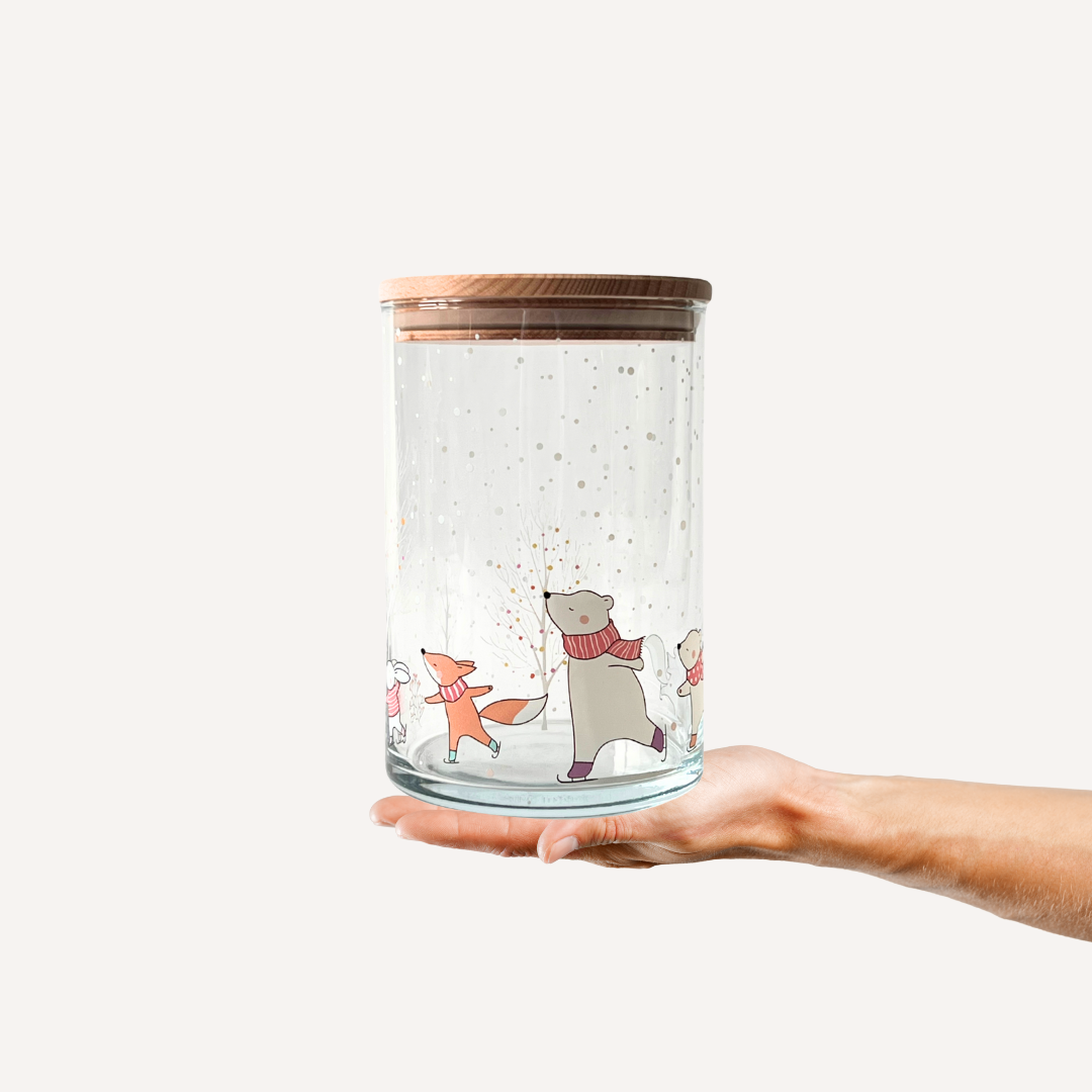 Vorratsglas auf der Hand