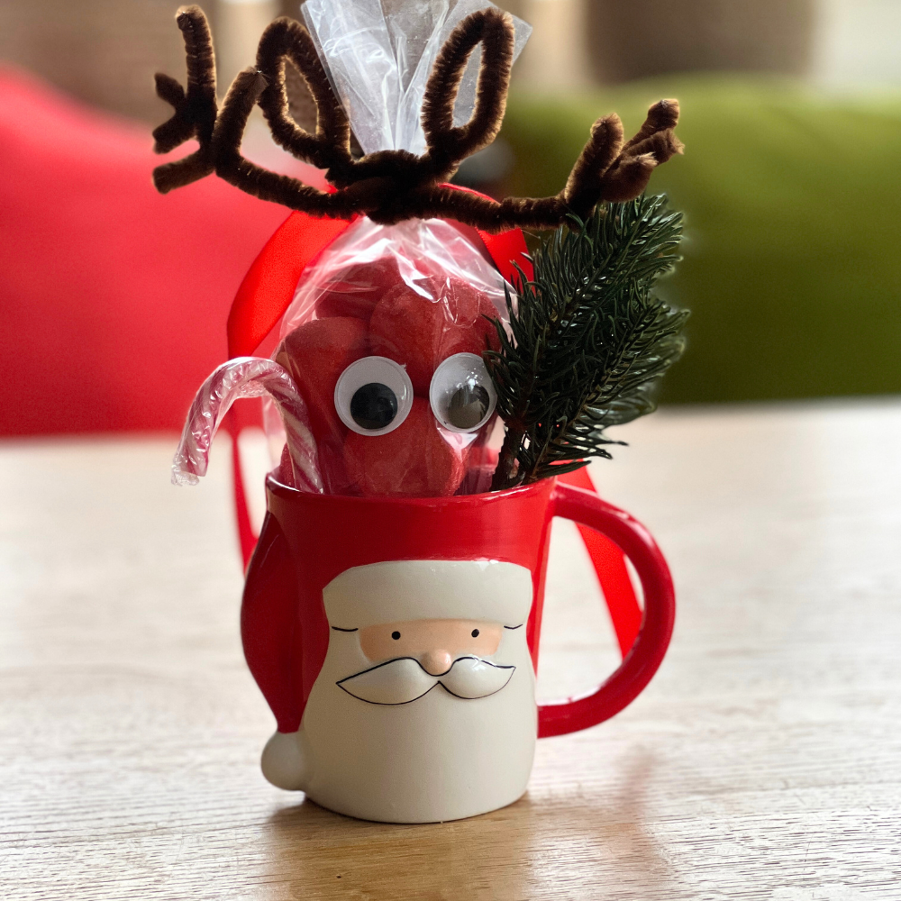 Weihnachtsgeschenkset Tasse mit Süßigkeiten