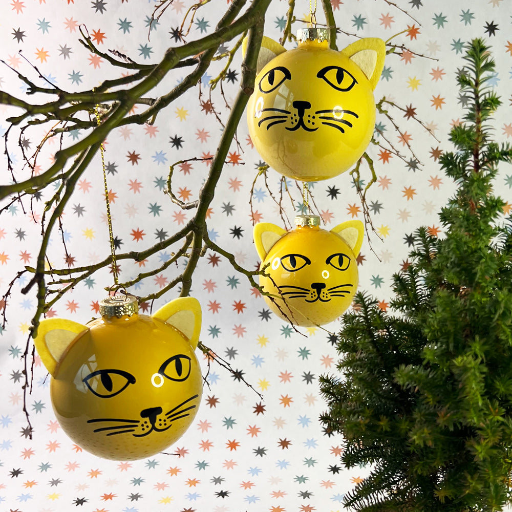 Katzenkugeln mit Christbaum