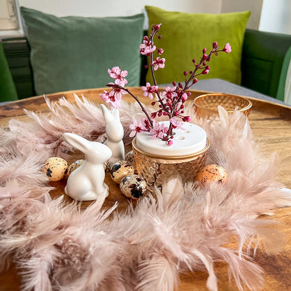 Osternest Tischdekoration für einen festlichen Tisch