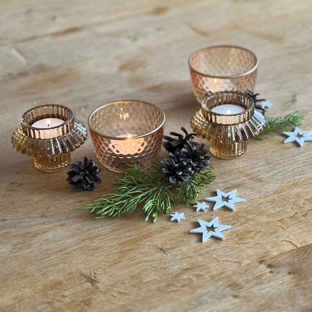 Teelichtdekoration zu Weihnachten - Gefertigt von Menschen mit Behinderung