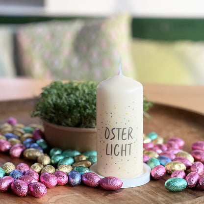 Kerze zu Ostern mit Osternest