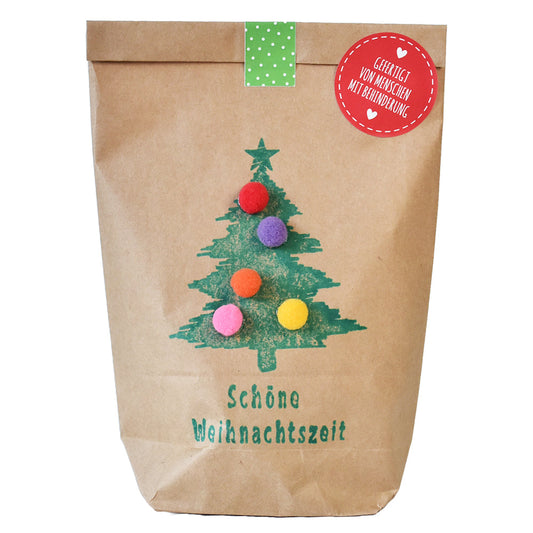 Wundertüte braun gefüllt mit Weihnachtsdeko Geschenke