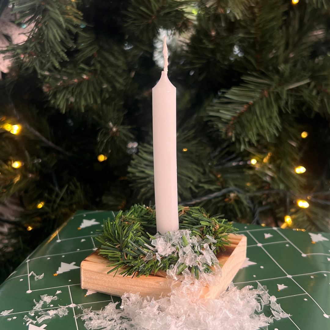 Weihnachtslicht aus recyceltem Palettenholz