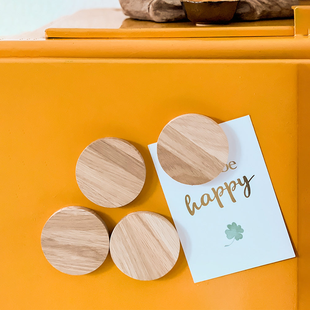 Personalisierbarer Magnet aus Holz