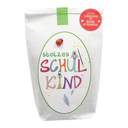 Überrasche dein frischgebackenes Schulkind mit unserer 'Stolzes Schulkind Wundertüte'. Gefüllt mit kleinen Schätzen für den ersten Schultag und darüber hinaus.